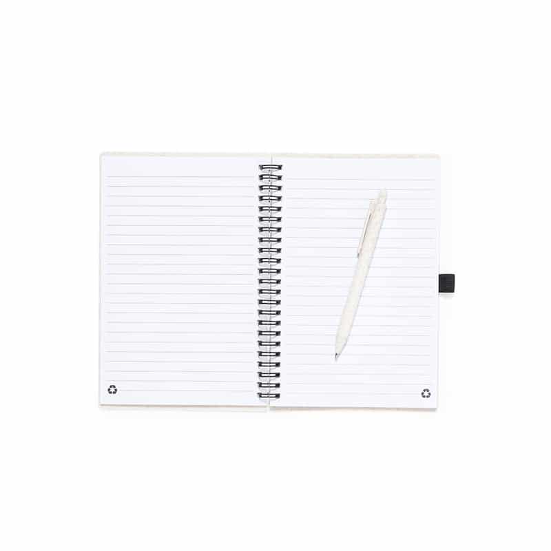 Set de libreta y bolígrafo abierta