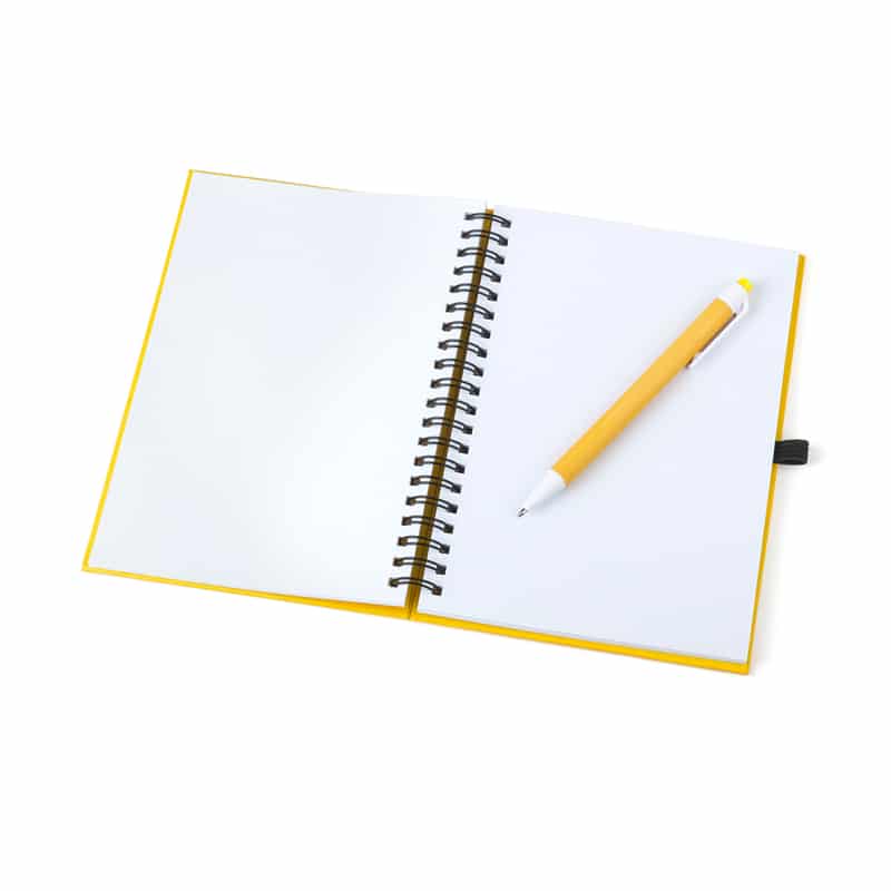 Set de libreta y bolígrafo abierta