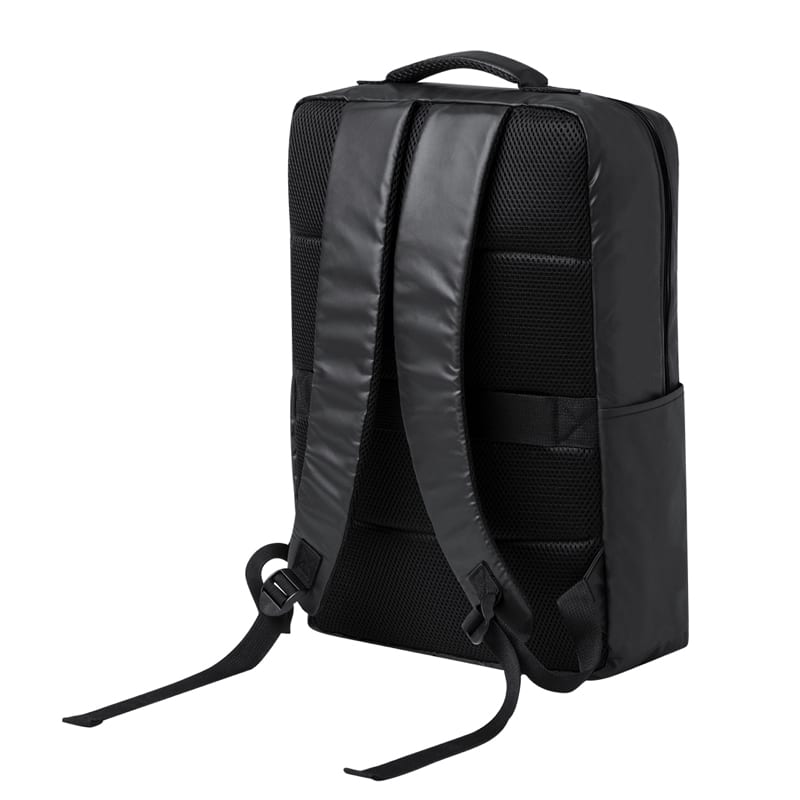 Mochila confeccionada en elegante polipiel 2