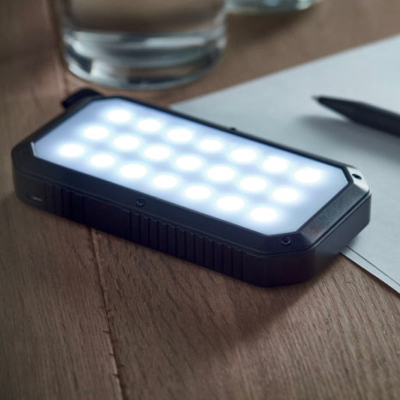 Powerbank solar de 8000 ambiente