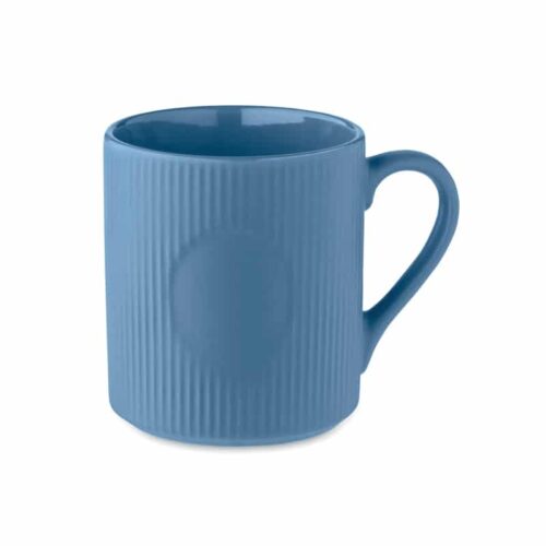 Taza de cerámica estriada