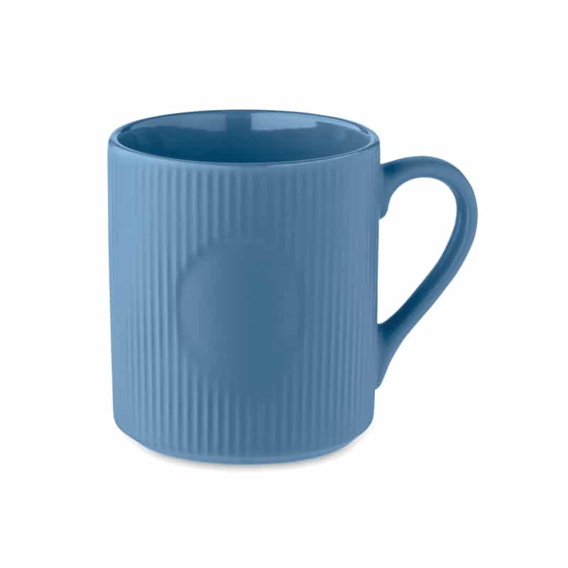 Taza de cerámica estriada