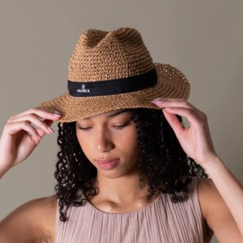 Sombrero fabricado en papel de rafia_2