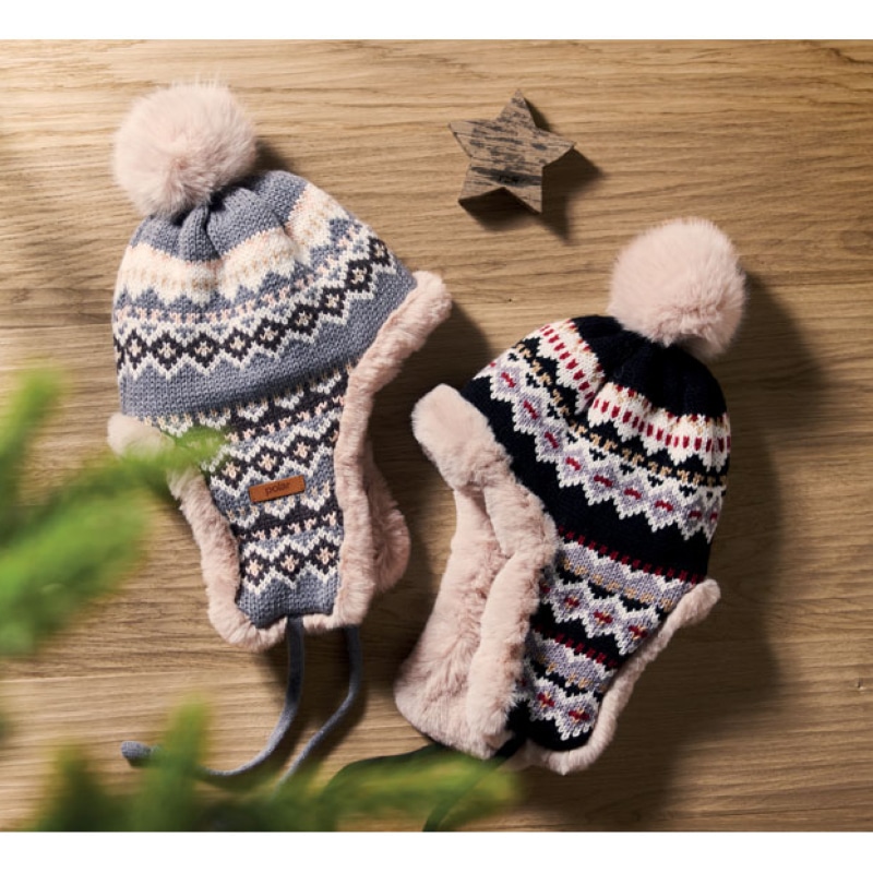 Gorro de Punto con Orejeras y Pompón_2